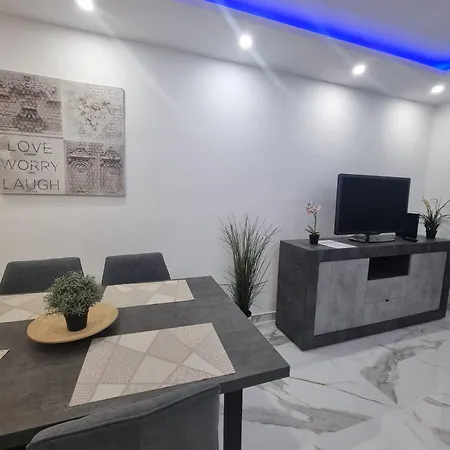 Apartment Casa Palmera 2 Only 150 Meters To The Beach, Heated Pool, Wifi, Sat-tv, Terrace, Location, Washing Machine Playa de las Americas (Tenerife)