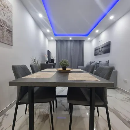 Apartment Casa Palmera 2 Only 150 Meters To The Beach, Heated Pool, Wifi, Sat-tv, Terrace, Location, Washing Machine Playa de las Americas (Tenerife)